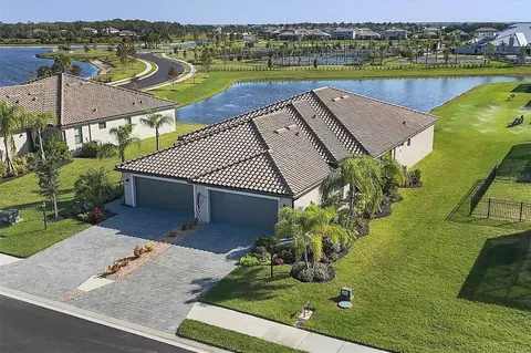 16108 Sunny Day Dr, Bradenton, FL 34211