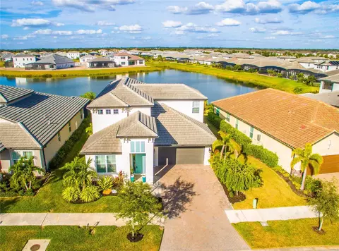 4868 Antrim Dr, Sarasota, FL 34240