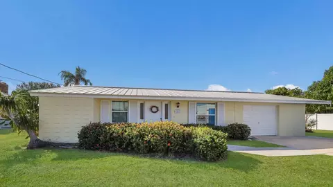 4411 Pinfish Ln, Palmetto, FL 34221