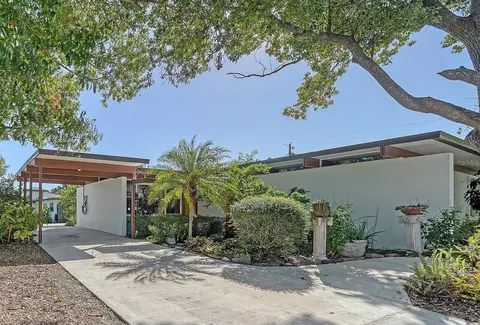 2406 Siesta Dr, Sarasota, FL 34239