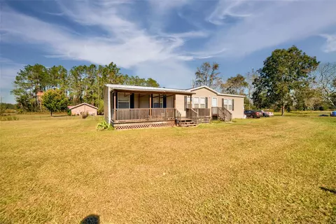 12427 SW Tustenuggee Ave, Fort White, FL 32038