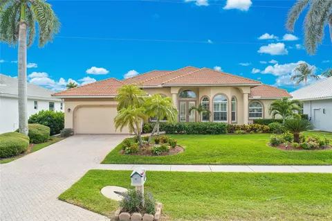 1085 Cottonwood Ct, Marco Island, FL 34145