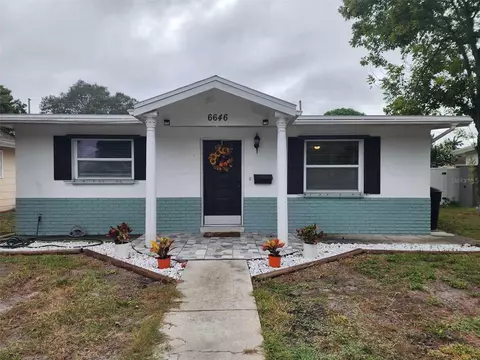 6646 Livingston Ave N, Saint Petersburg, FL 33702