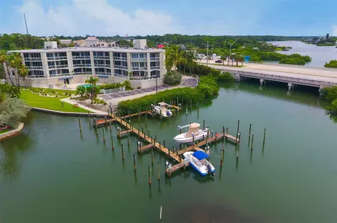 516 Tamiami Trl S #201, Nokomis, FL 34275