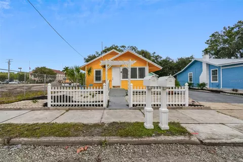 1415 10th St W, Bradenton, FL 34205