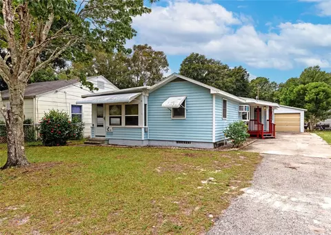 704 35th St W, Bradenton, FL 34205