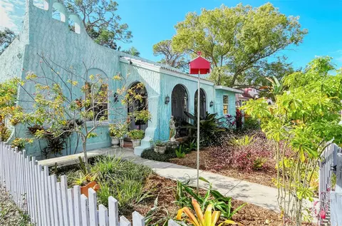 1370 13th St, Sarasota, FL 34236