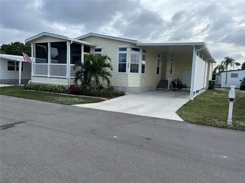 106 Del Rio Dr, Palmetto, FL 34221
