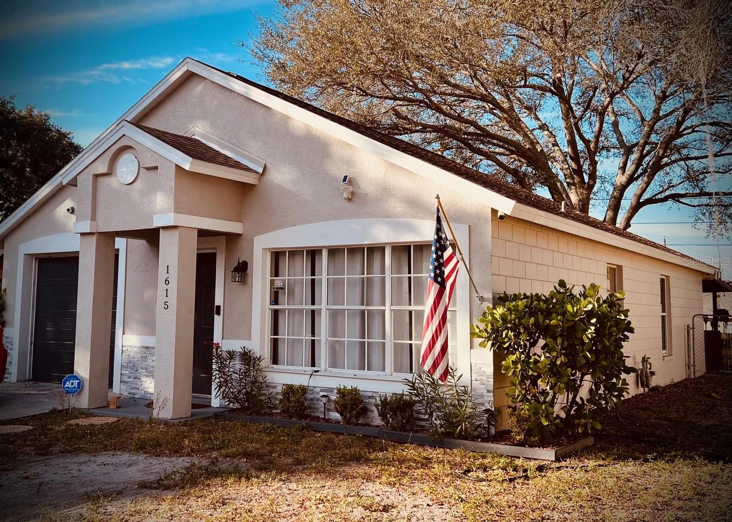 1615 27th Avenue Dr E, Bradenton, FL 34208 photo 1