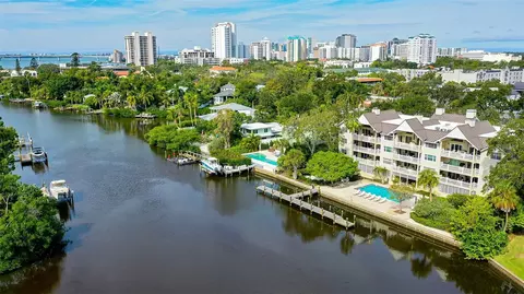 1762 Bay St #403, Sarasota, FL 34236