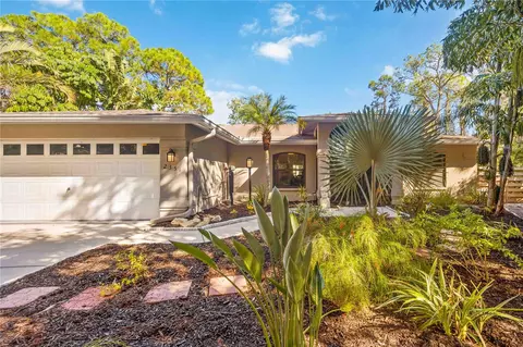 2351 Greendale Dr, Sarasota, FL 34232