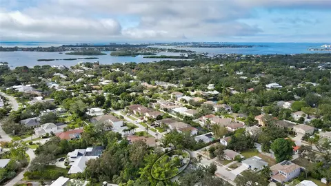 1818 Worrington St, Sarasota, FL 34231