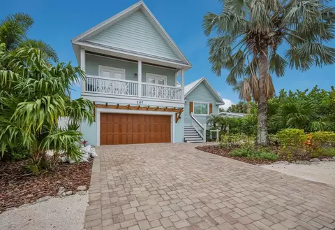 207 72nd St, Holmes Beach, FL 34217