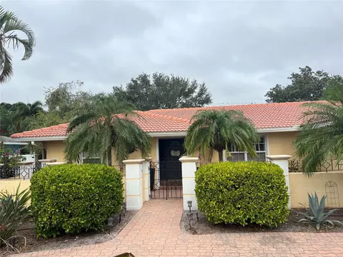 513 Whitfield Ave, Sarasota, FL 34243