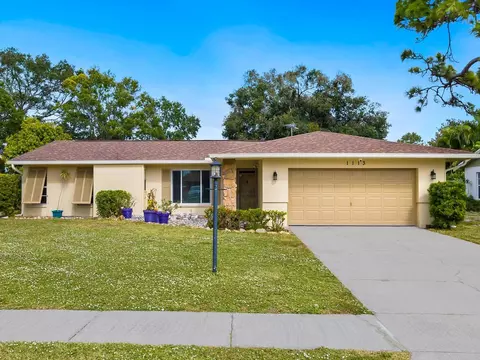 1113 Ponderosa Pine Ln, Sarasota, FL 34243