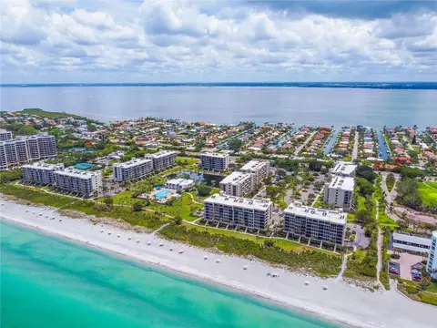 1085 Gulf Of Mexico Dr #302, Longboat Key, FL 34228