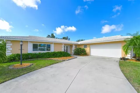 3137 Village Green Dr, Sarasota, FL 34239