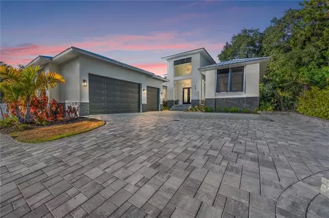 1537 Siesta Dr, Sarasota, FL 34239