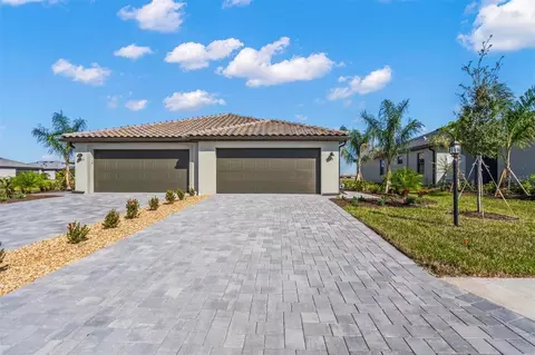 5409 Mystic Water Cv, Lakewood Ranch, FL 34211