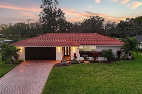 3374 Sea View St, Sarasota, FL 34239