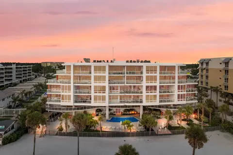 1035 Seaside Dr #310, Sarasota, FL 34242