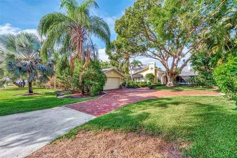 1723 Spring Creek Dr, Sarasota, FL 34239