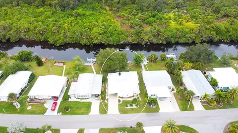 33 Castle Dr, Nokomis, FL 34275