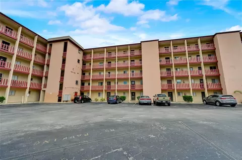 4113 Lake Bayshore Dr #409, Bradenton, FL 34205