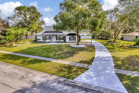 19223 Ridgelake Dr, Lutz, FL 33549