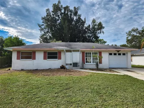 3722 Kingswood Dr, Sarasota, FL 34232