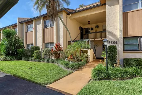 2684 Clubhouse Dr #203, Sarasota, FL 34232