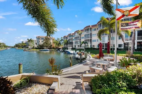 1300 N Portofino Dr #202, Sarasota, FL 34242
