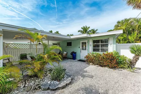 204 65th St #B, Holmes Beach, FL 34217