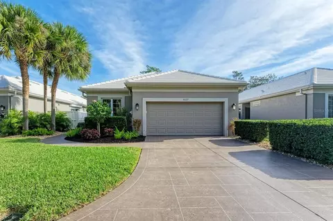 5027 88th St E, Bradenton, FL 34211