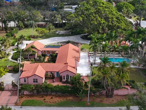 218 Pocono Trl E, Nokomis, FL 34275