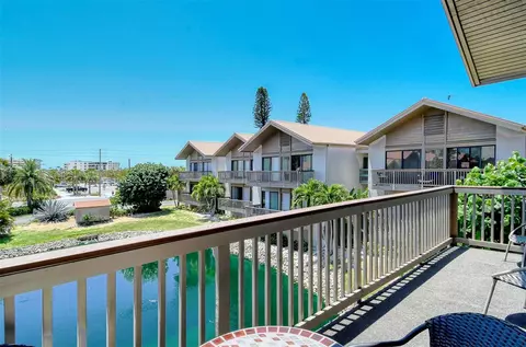 1101 Lake House Cir #C-206, Sarasota, FL 34242