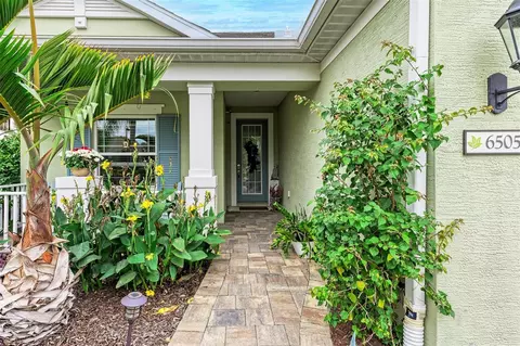 6505 Palm Leaf Ct, Sarasota, FL 34243