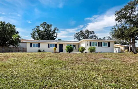 2138 Lusitania Dr, Sarasota, FL 34231