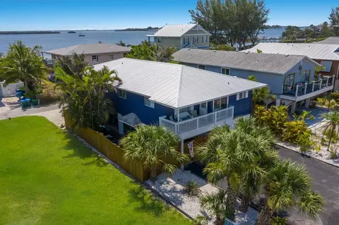 2515 Avenue B #A&B, Bradenton Beach, FL 34217