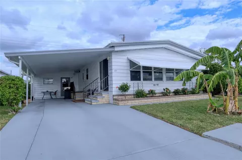 111 49th Avenue Dr W, Bradenton, FL 34207