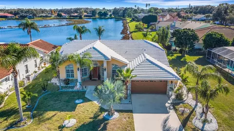 5847 Sandy Pointe Dr, Sarasota, FL 34233