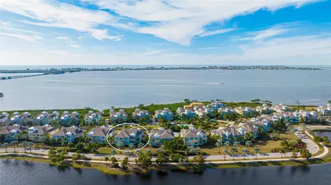 351 Compass Point Dr #201, Bradenton, FL 34209