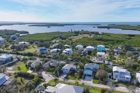 1815 Bayshore Dr, Terra Ceia, FL 34250