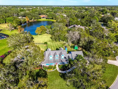 1568 Shadow Ridge Cir, Sarasota, FL 34240