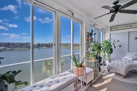 3446 Lake Bayshore Dr #416, Bradenton, FL 34205