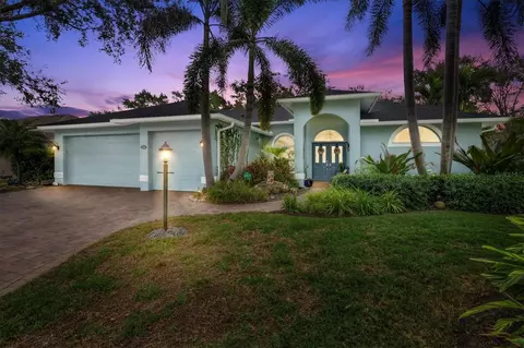 5268 Sunnydale Cir E, Sarasota, FL 34233