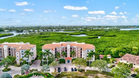 5420 Eagles Point Cir #403, Sarasota, FL 34231
