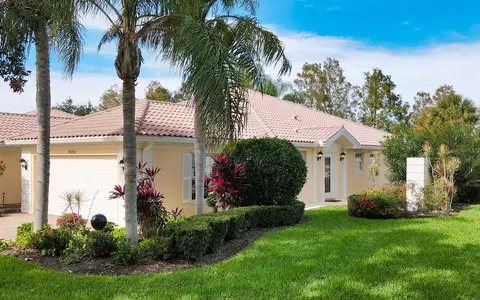 8058 Camminare Dr #2A, Sarasota, FL 34238
