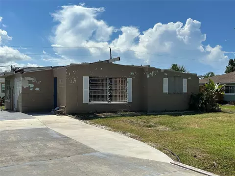 271 Palmetto Dr, Venice, FL 34293