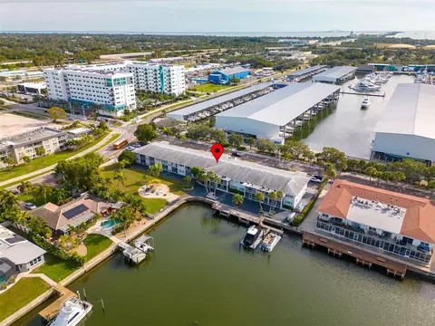 3717 46 Ave S #8, Saint Petersburg, FL 33711